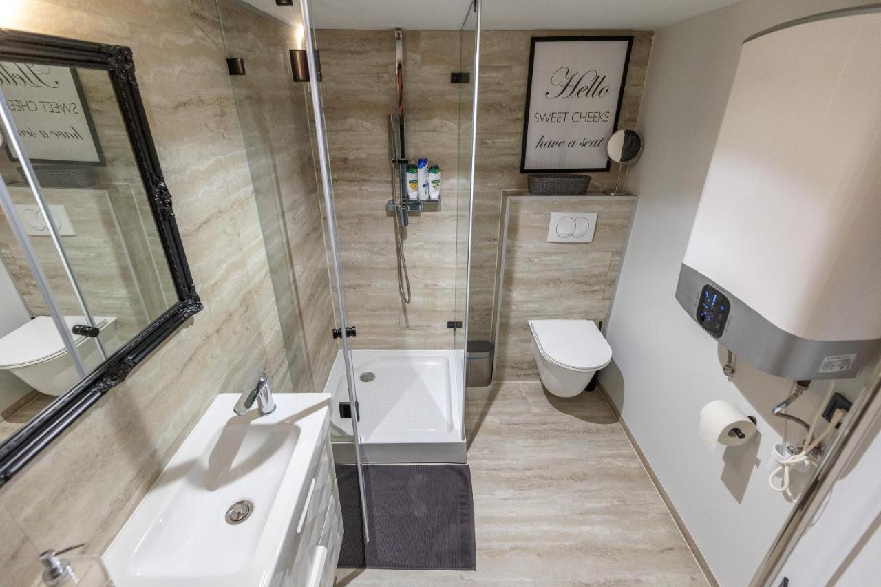 Bobo'S Luxury Apartment Budapest Eksteriør billede